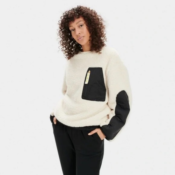 UGG Cream Sherpa Fleece Sweatshirt Pullover with Black Trim Size Medium - Picture 1 of 9